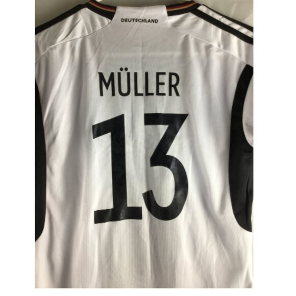 Thomas Müller Soccer Kids Uniform Size 28 - Picture 3 of 10